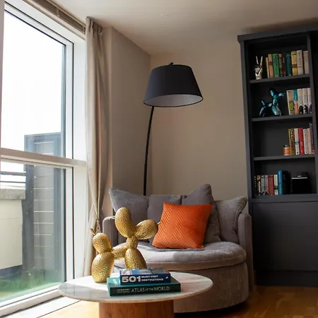 Apartment Penthouse, 3 Bedroom Luxury *
