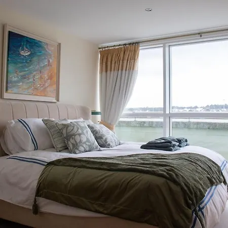 Apartment Penthouse, 3 Bedroom Luxury *